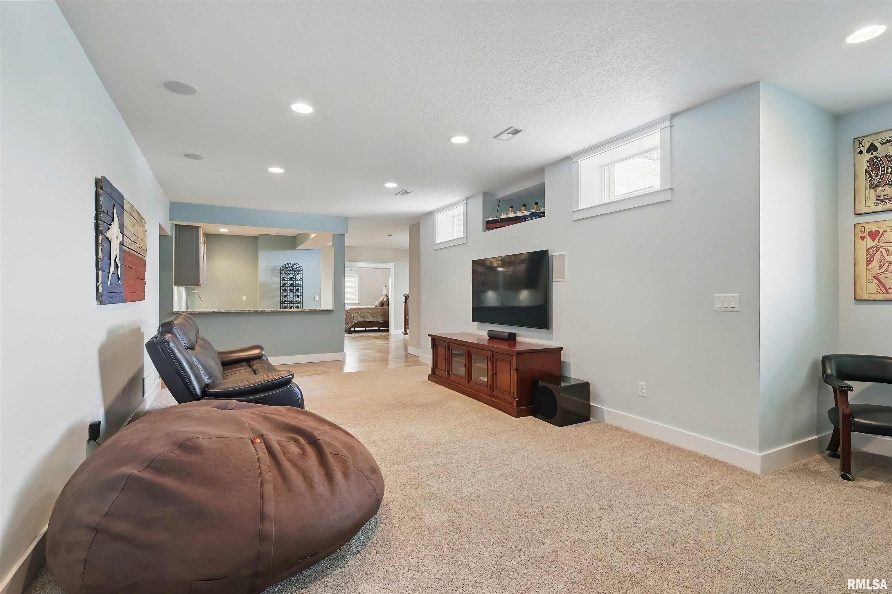 7 Redstone Court, Le Claire, Iowa image 47