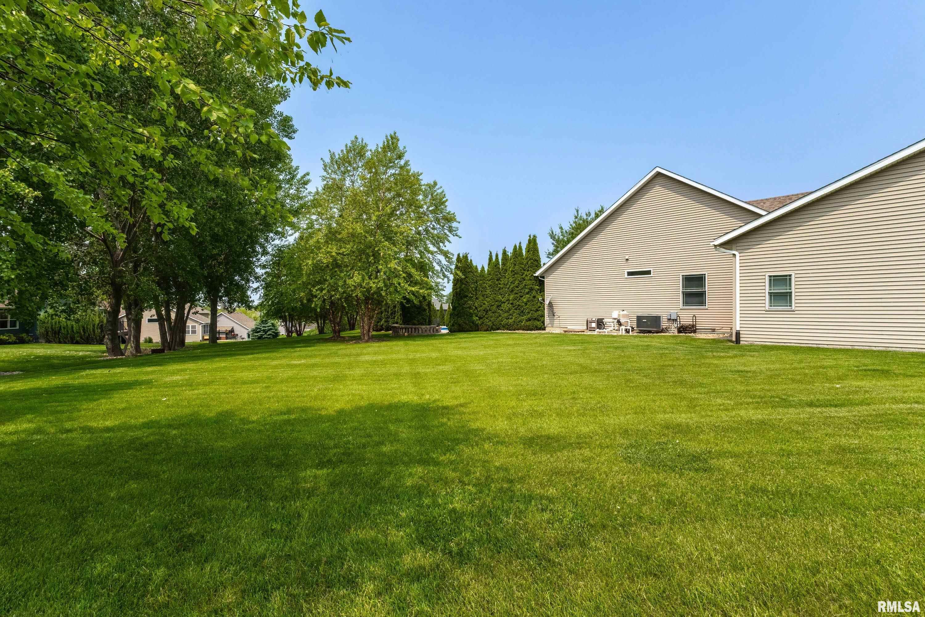 7 Redstone Court, Le Claire, Iowa image 50
