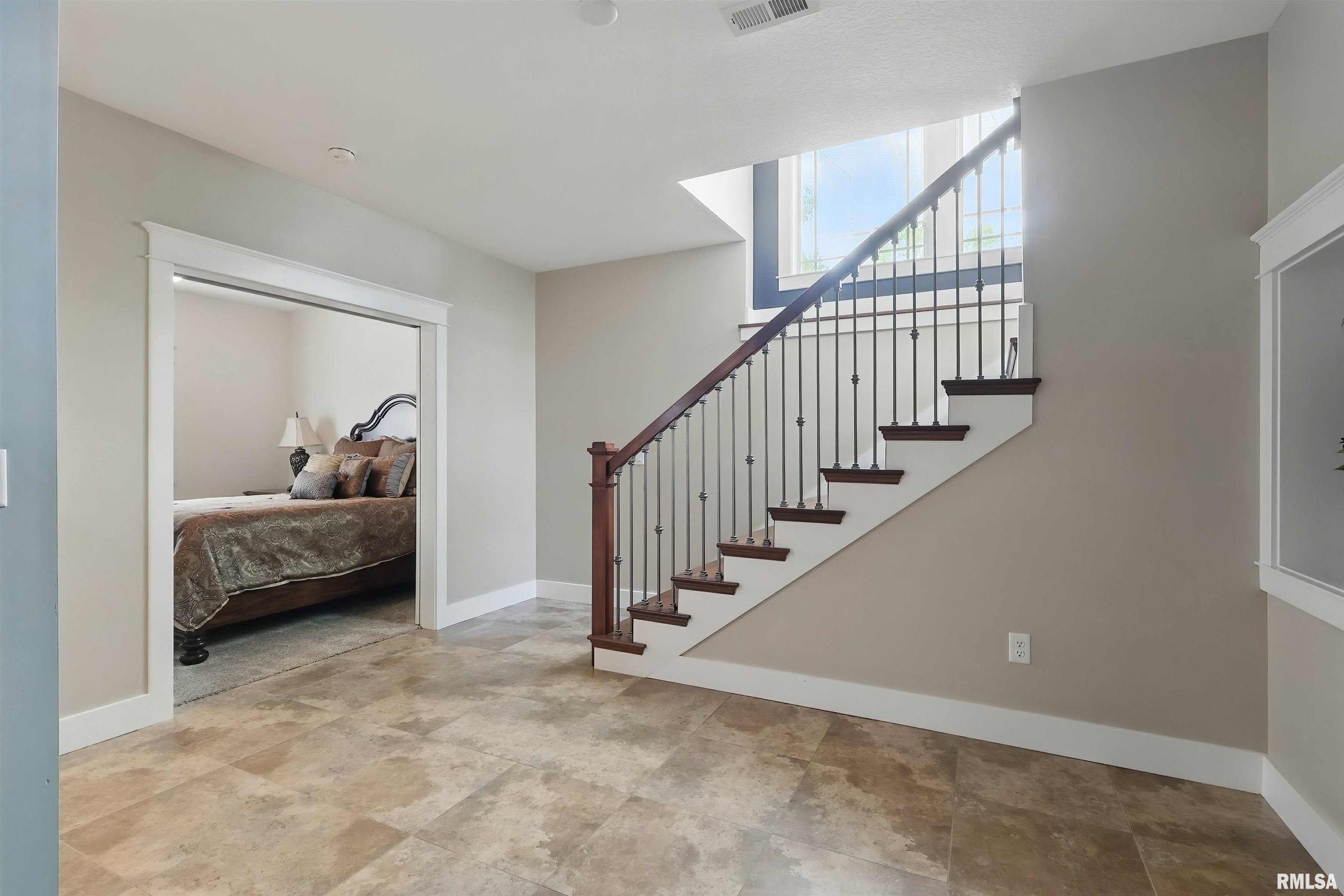 7 Redstone Court, Le Claire, Iowa image 41