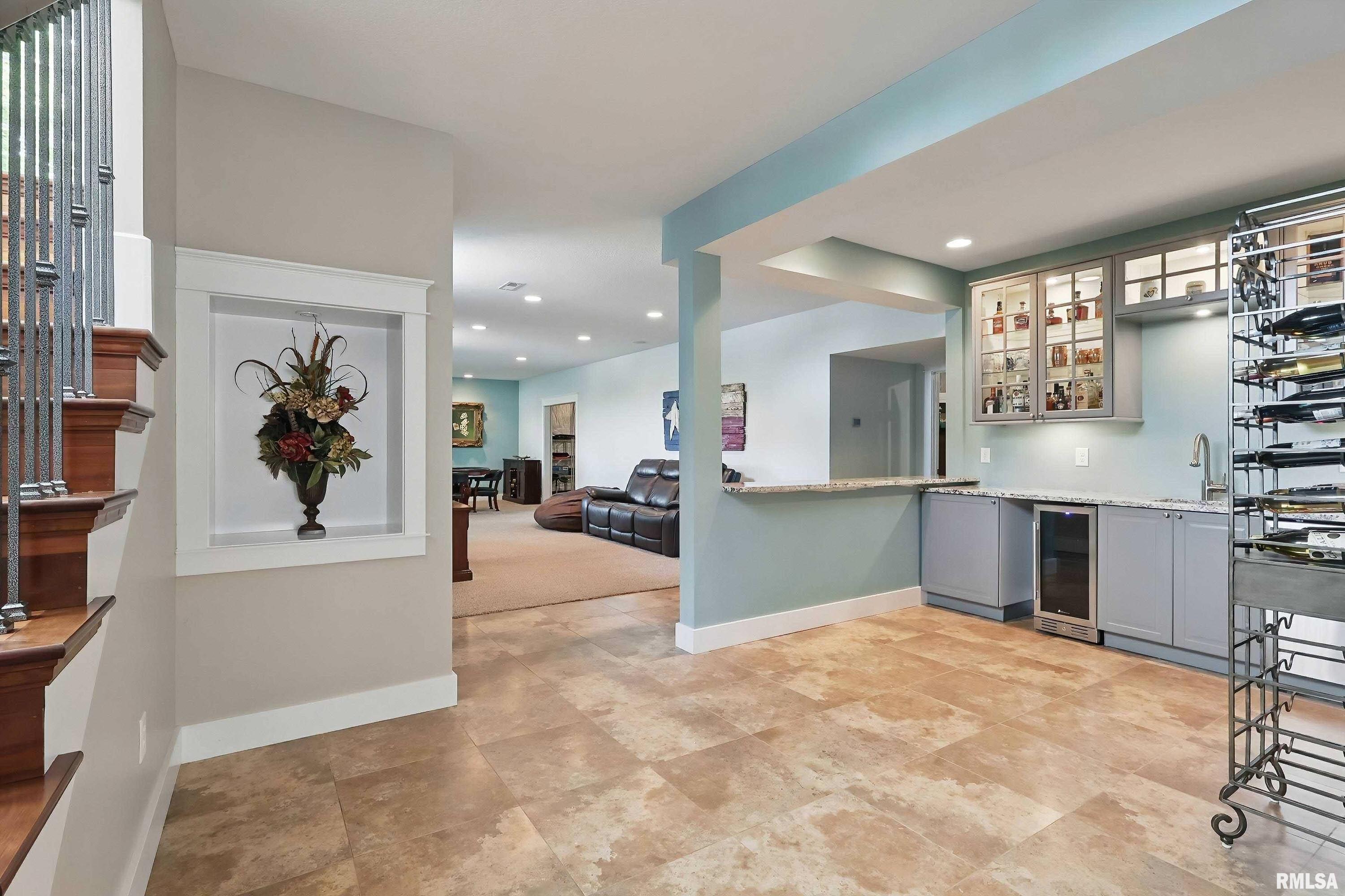 7 Redstone Court, Le Claire, Iowa image 39