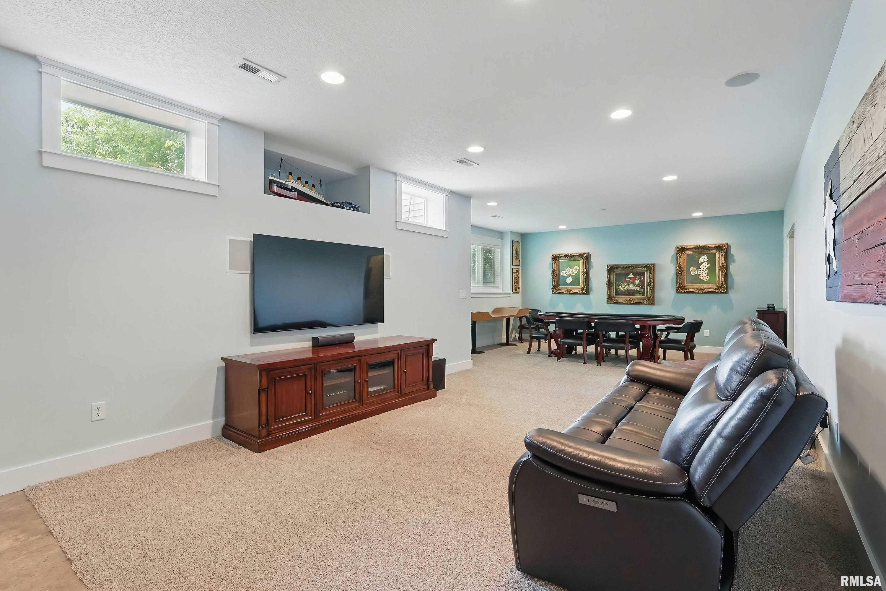 7 Redstone Court, Le Claire, Iowa image 44
