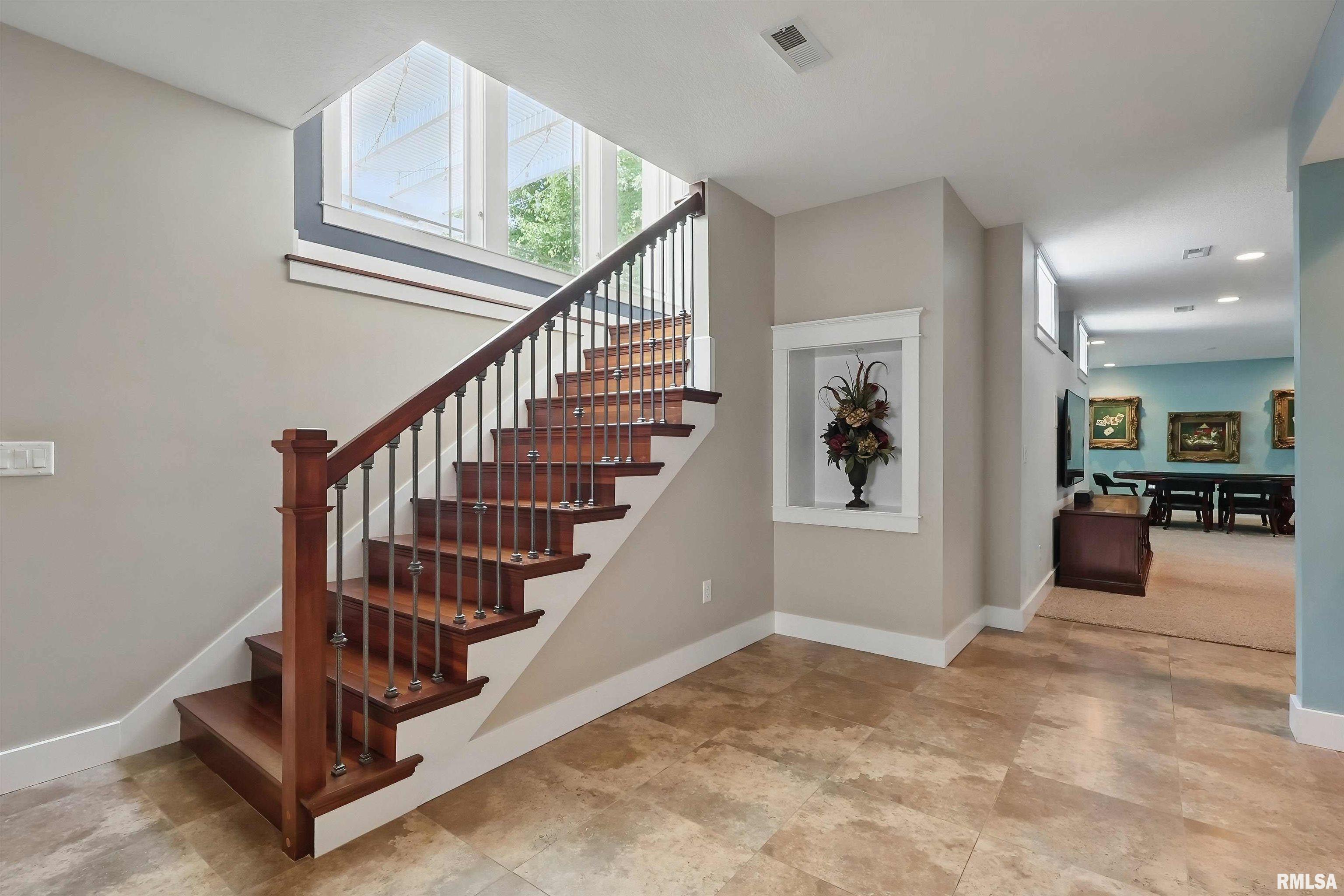 7 Redstone Court, Le Claire, Iowa image 38