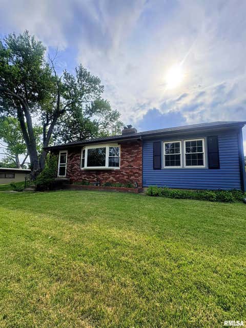 Homes For Sale - 4211 N Brookmont Road<br/> Peoria, IL 61614