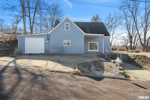 Homes For Sale - 1908 Commonwealth Avenue<br/> Tazewell County, Pekin, IL 61554