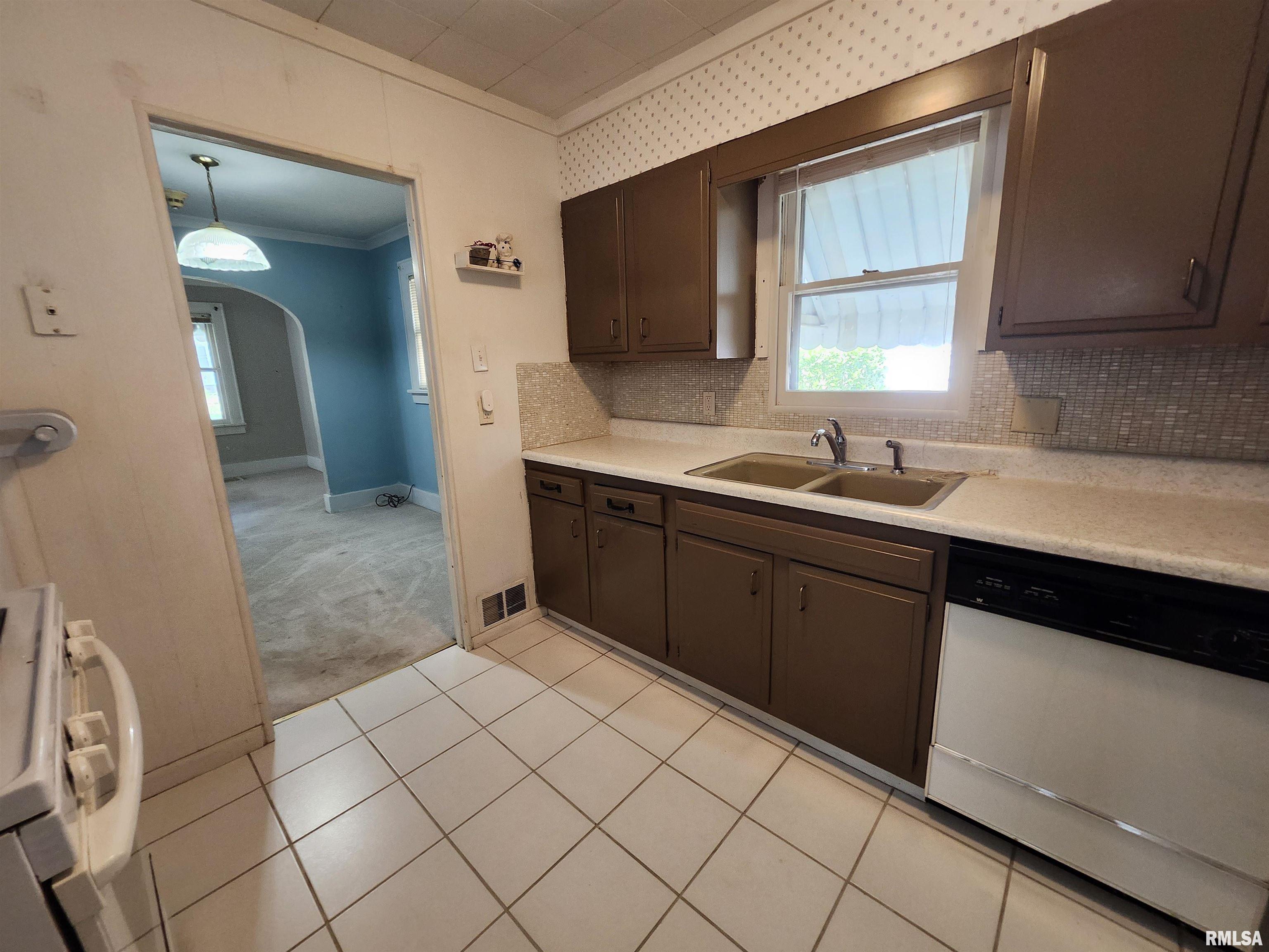2704 Missouri Avenue, Peoria, Illinois image 36