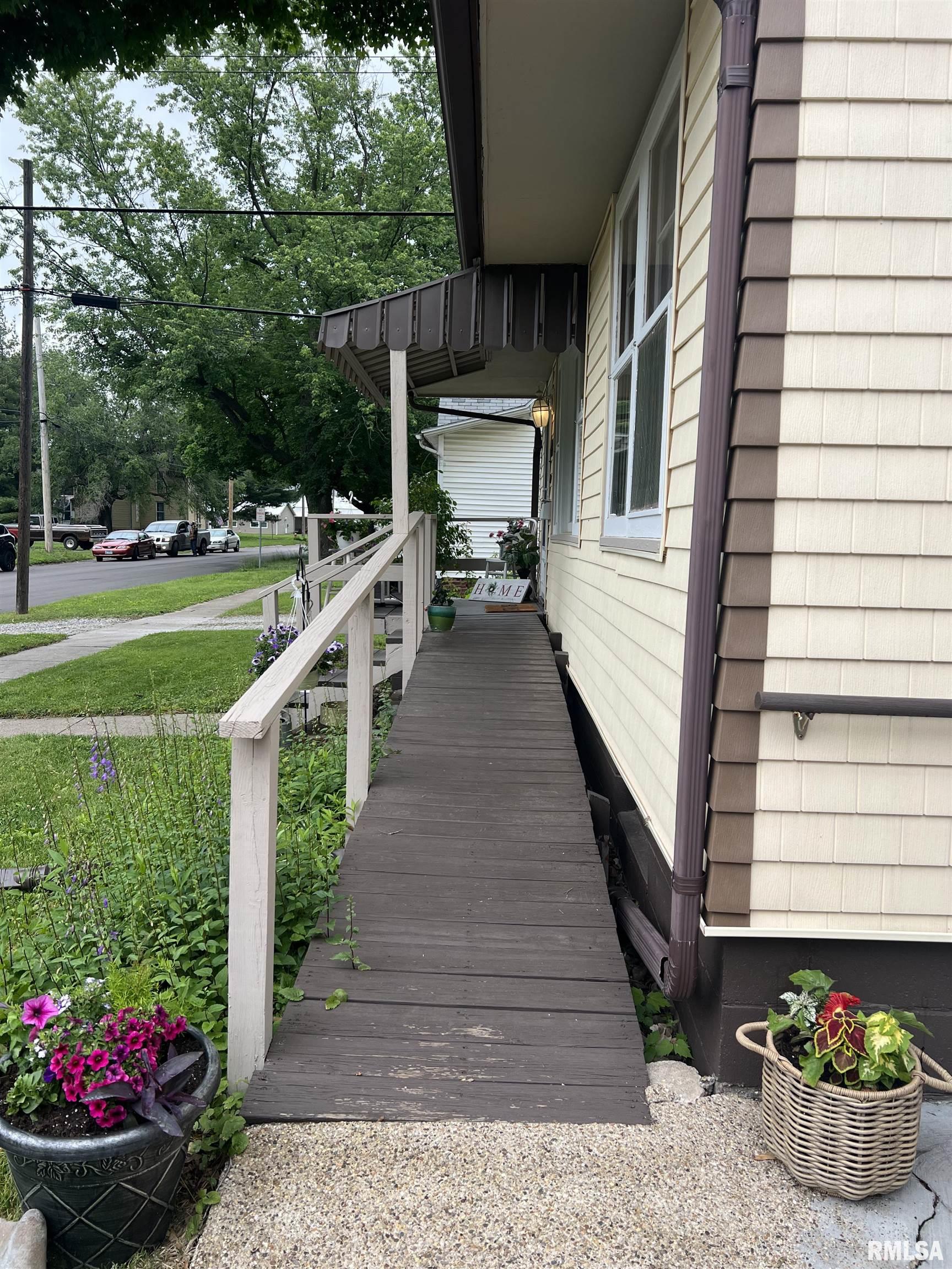 313 N Edwards Street, Macomb, Illinois image 4