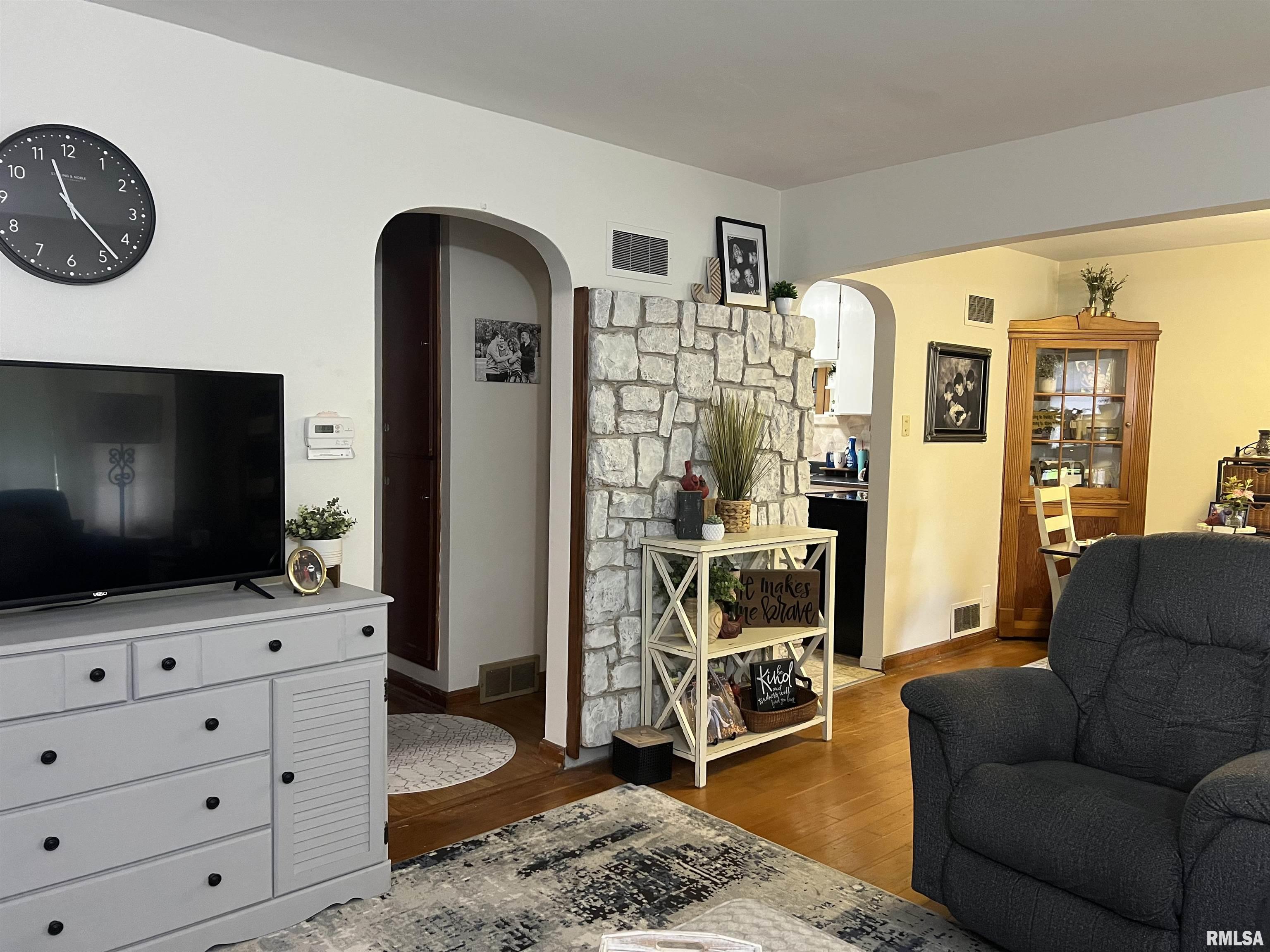 313 N Edwards Street, Macomb, Illinois image 8
