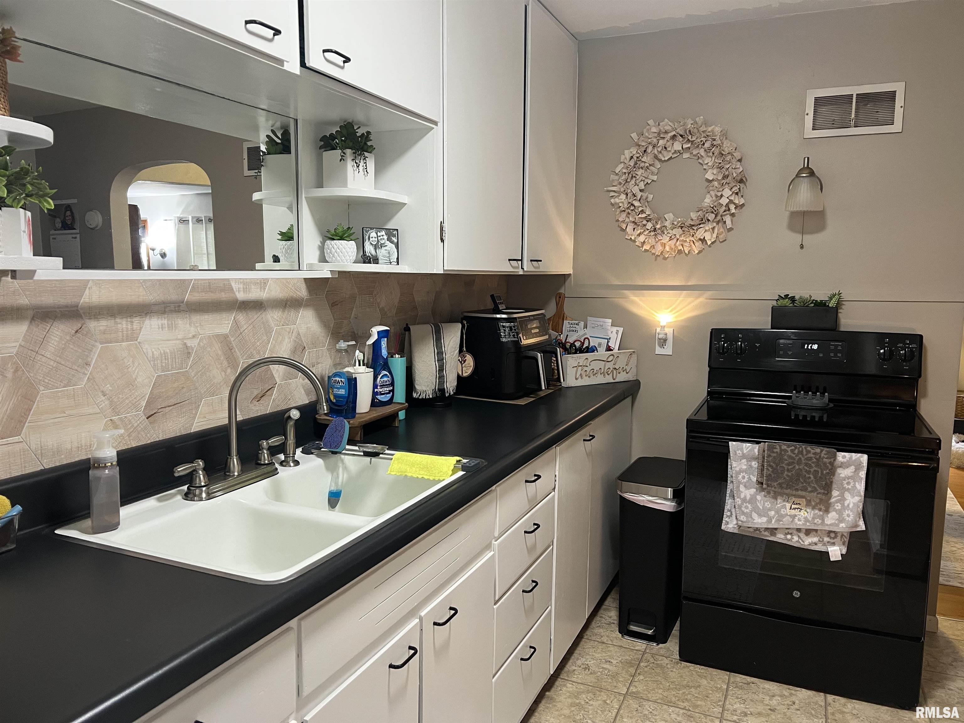 313 N Edwards Street, Macomb, Illinois image 13