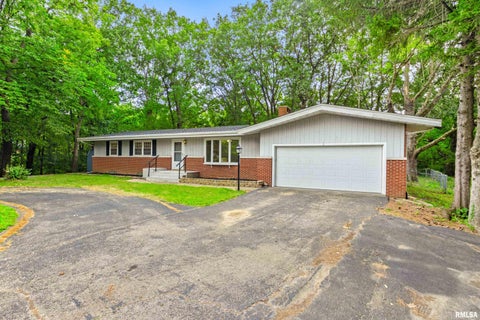Homes For Sale - 5127 N Karen Court<br/> Peoria, IL 61615