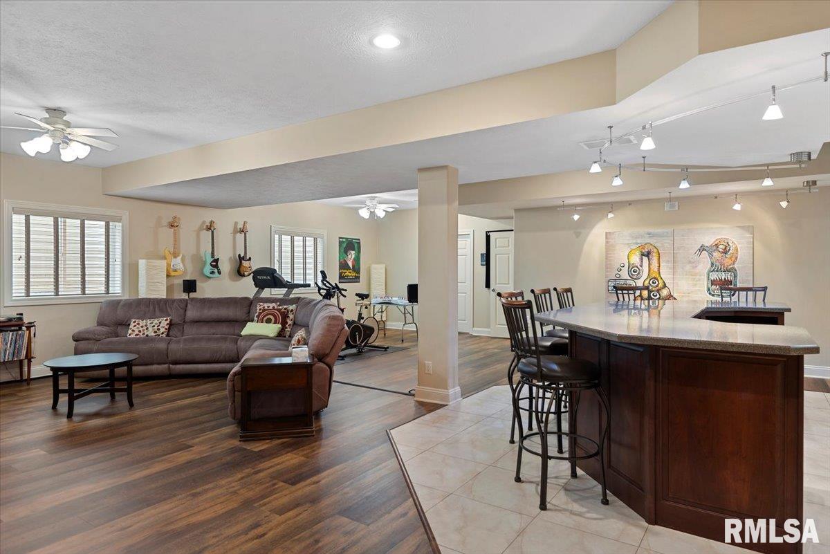 4306 Castle Pines Drive, Springfield, Illinois image 37