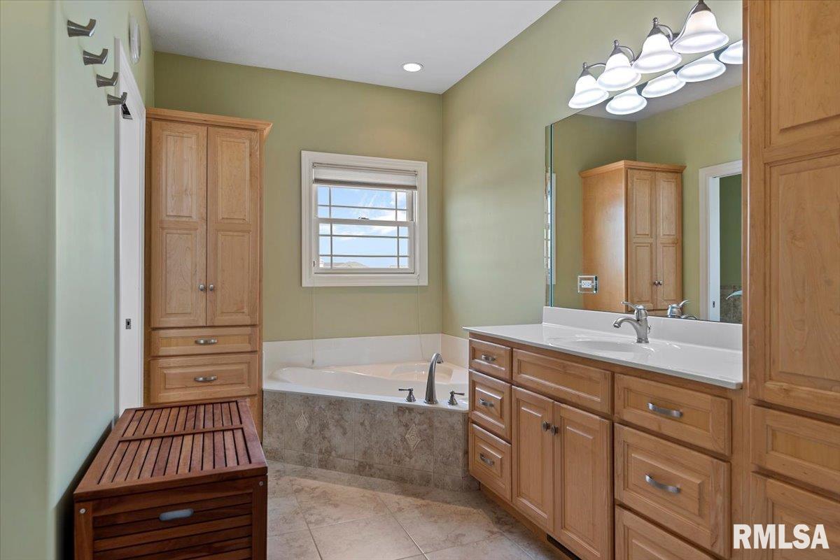 4306 Castle Pines Drive, Springfield, Illinois image 26