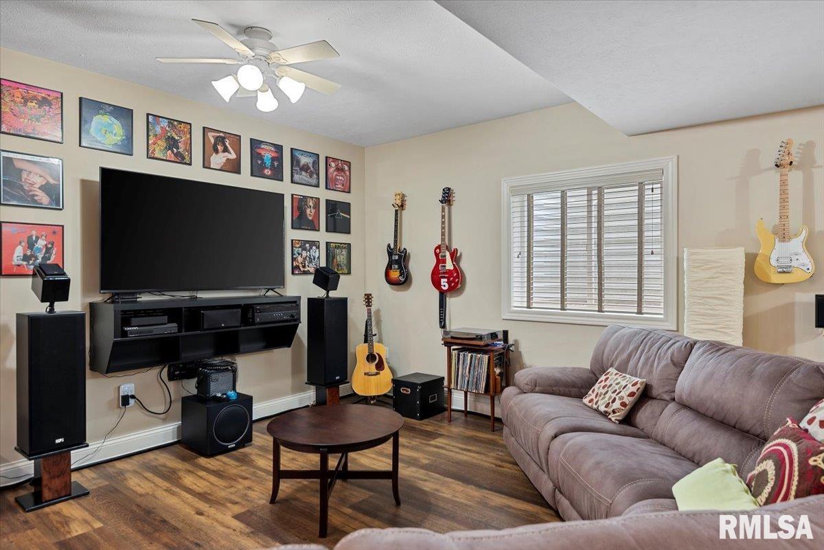 4306 Castle Pines Drive, Springfield, Illinois image 32