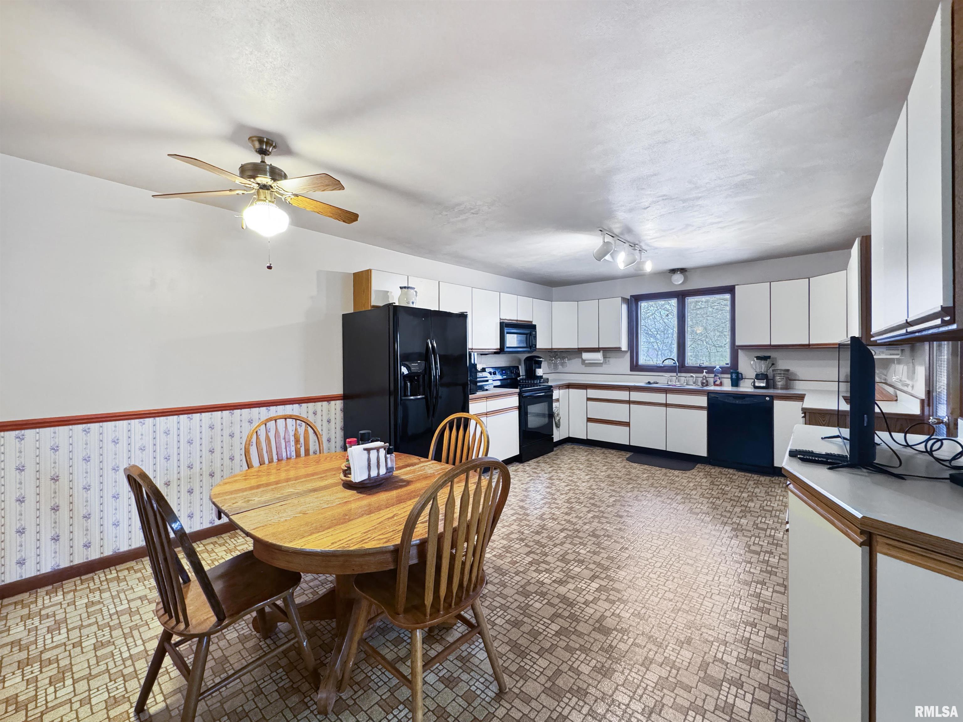 4619 W Carol Court, Bartonville, Illinois image 16