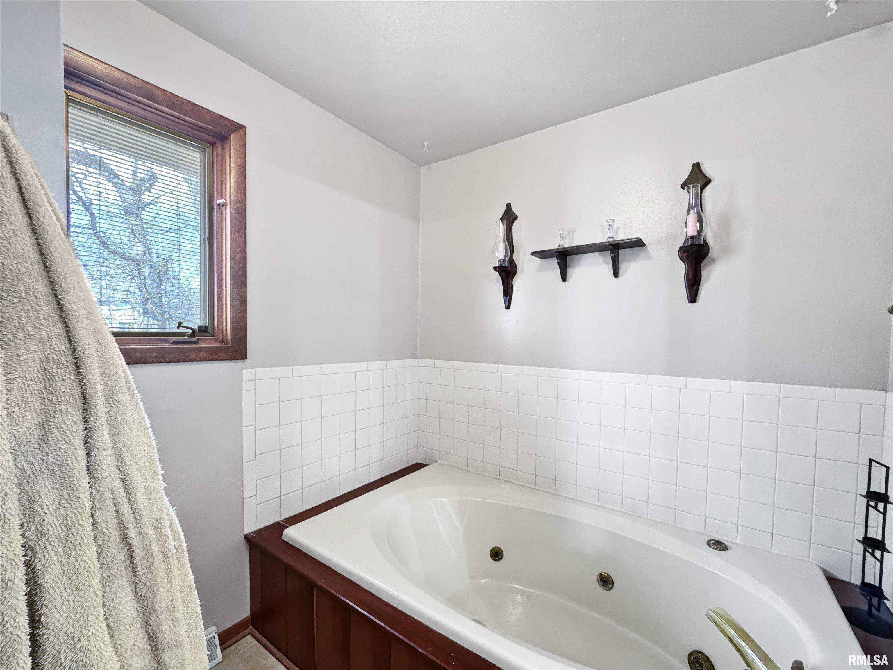 4619 W Carol Court, Bartonville, Illinois image 24