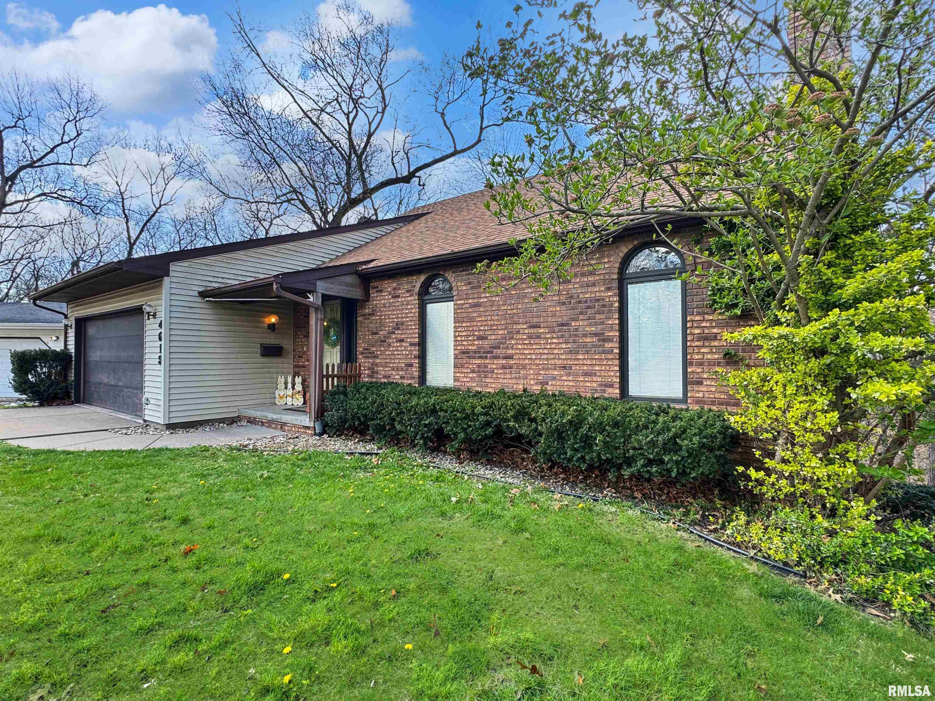 4619 W Carol Court, Bartonville, Illinois image 2