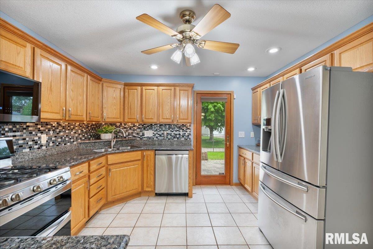 859 45th Avenue, East Moline, Illinois image 15