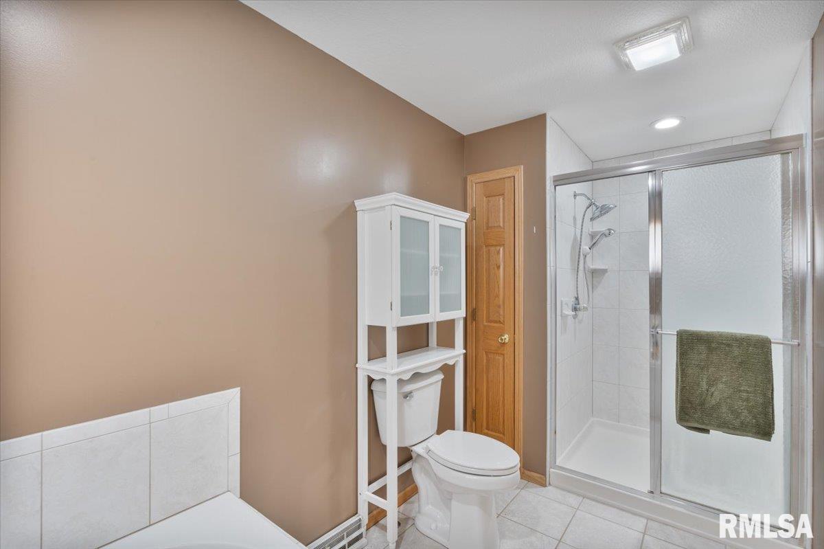 859 45th Avenue, East Moline, Illinois image 34