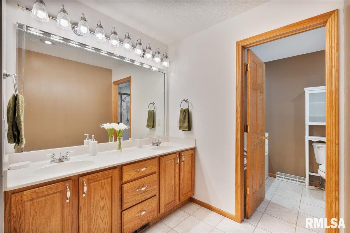 859 45th Avenue, East Moline, Illinois image 31