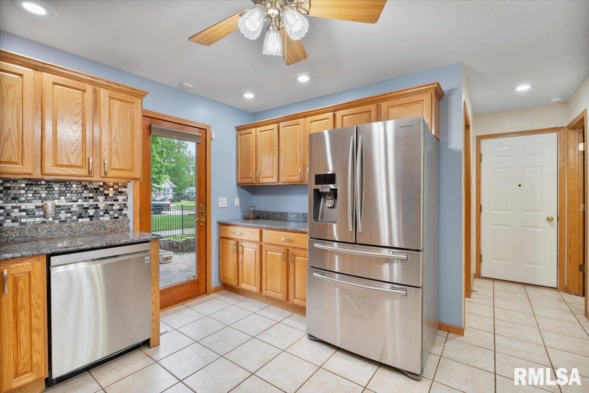 859 45th Avenue, East Moline, Illinois image 16