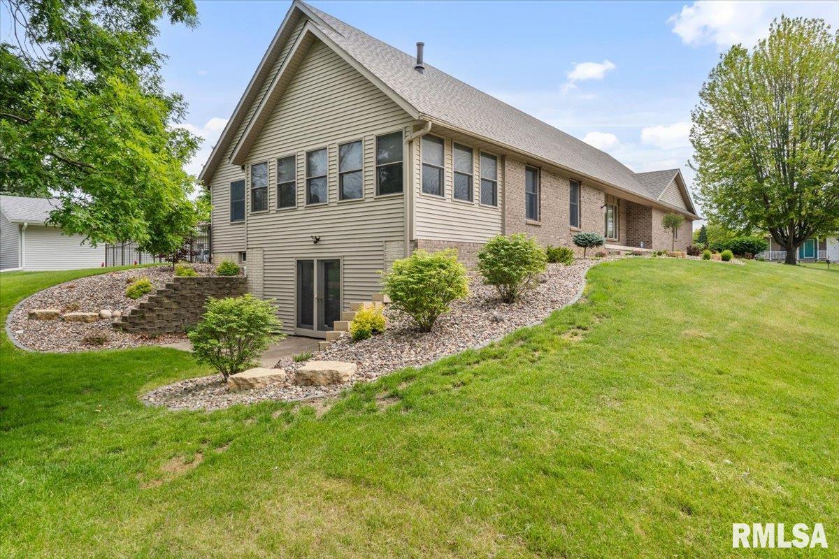 859 45th Avenue, East Moline, Illinois image 4