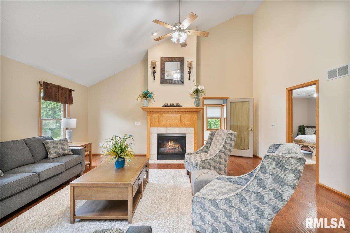 859 45th Avenue, East Moline, Illinois image 22