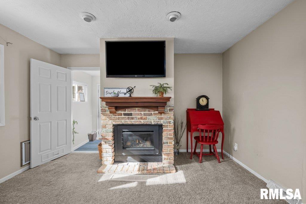 3406 N Pine Street, Davenport, Iowa image 3