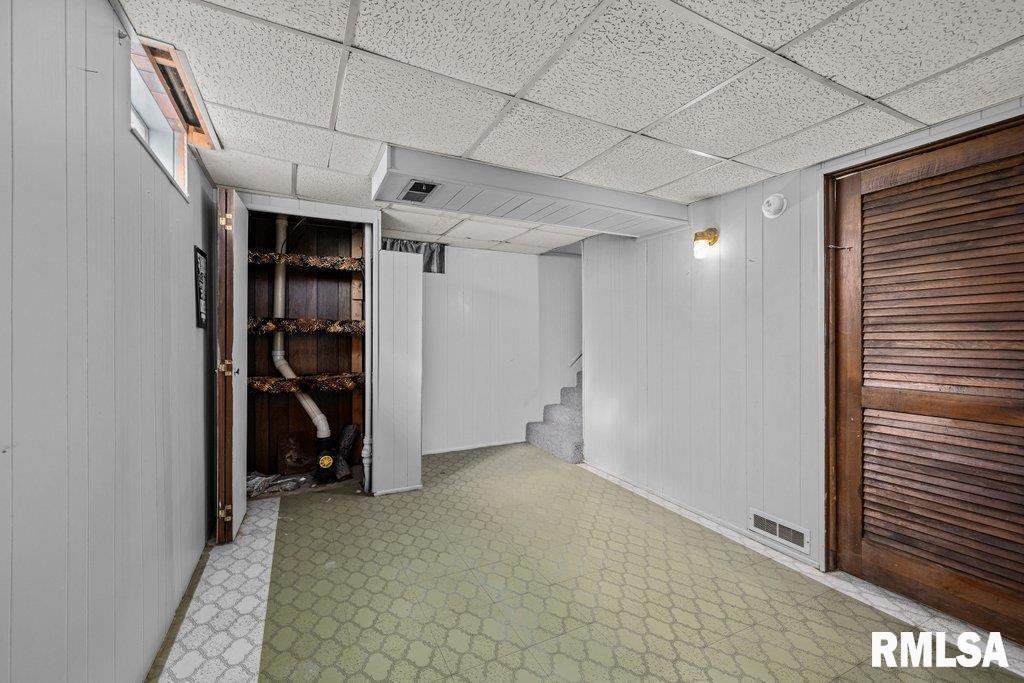 3406 N Pine Street, Davenport, Iowa image 23