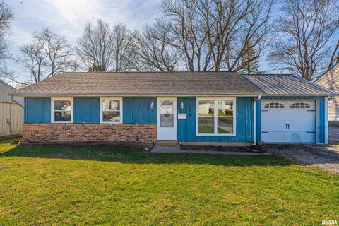 Homes For Sale - 325 Mcdivitt Avenue<br/> Logan County, Lincoln, IL 62656