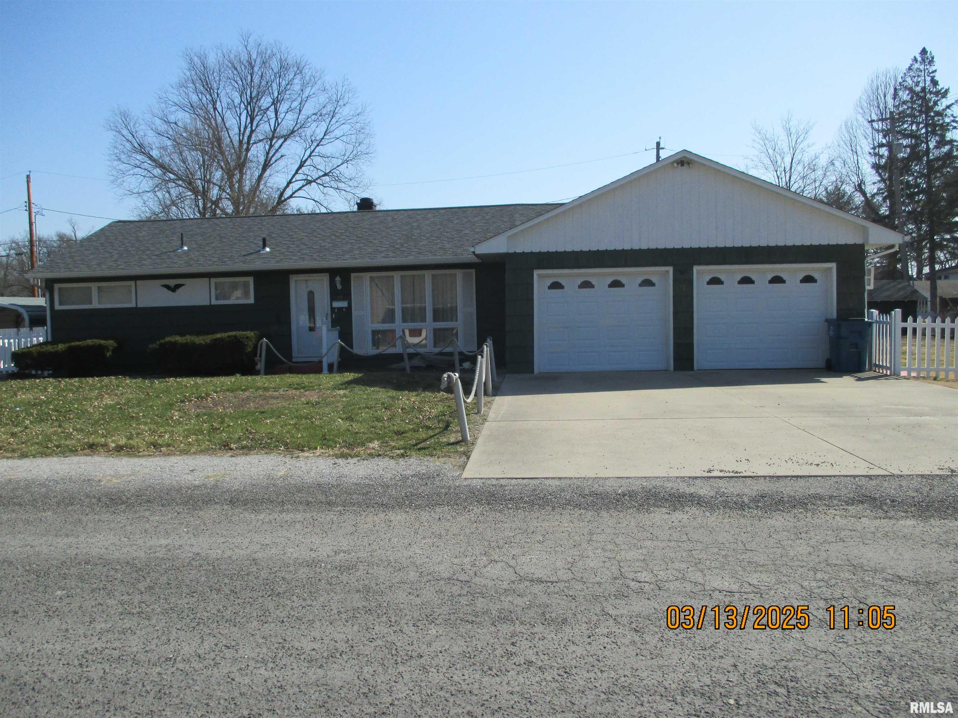 27 Mitchell Avenue, Centralia, Illinois image 1