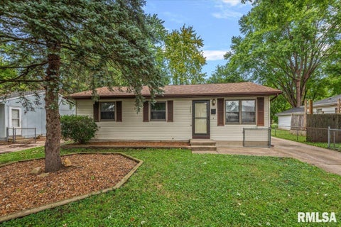 Homes For Sale - 2425 Stokebridge Road<br/> Springfield, IL 62702