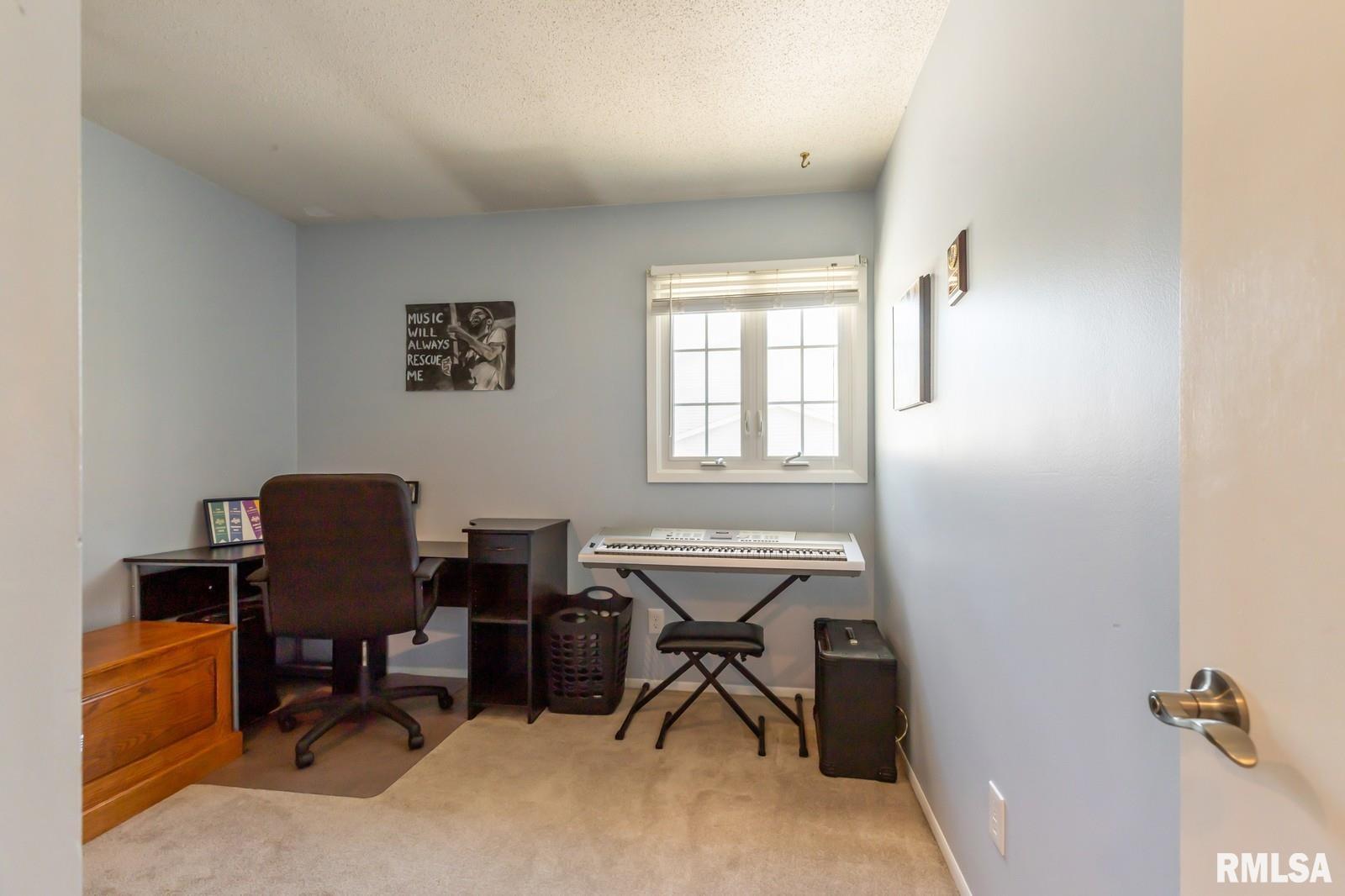 2885 Willow Drive, Bettendorf, Iowa image 24
