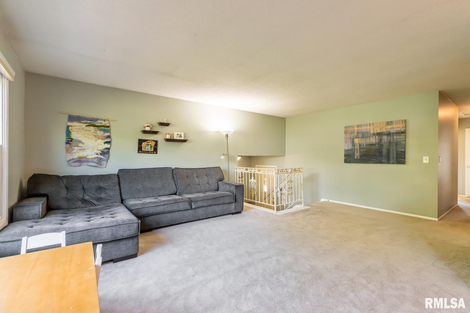 2885 Willow Drive, Bettendorf, Iowa image 11
