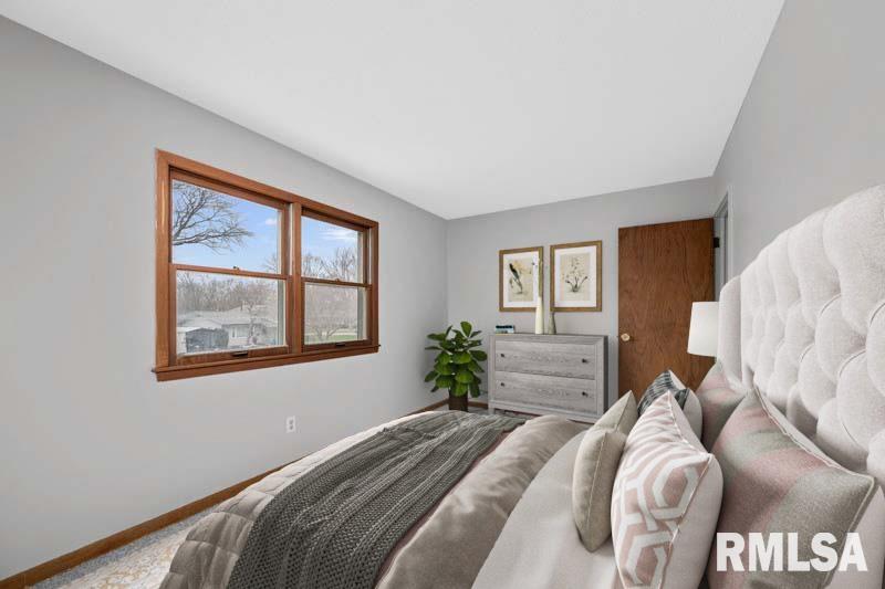 1002 Hillside Drive, Bettendorf, Iowa image 9
