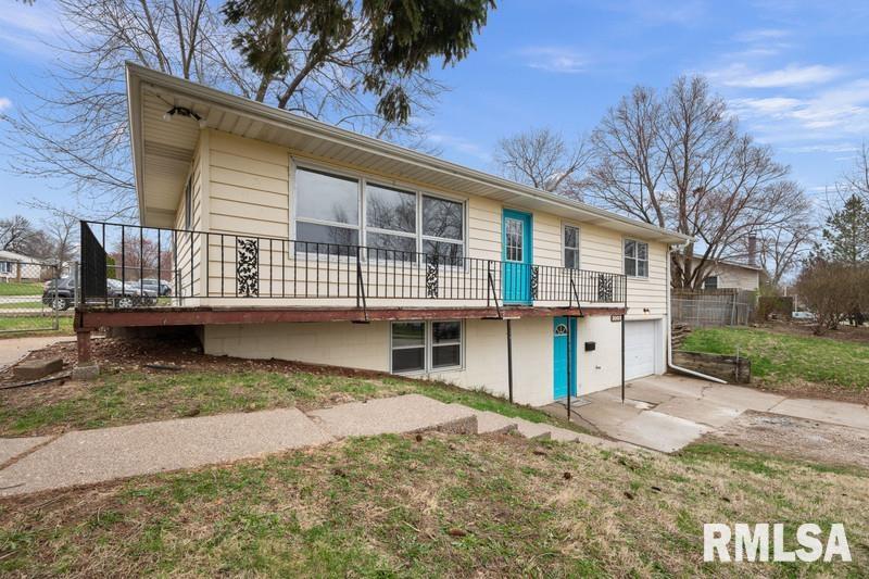 1002 Hillside Drive, Bettendorf, Iowa image 14