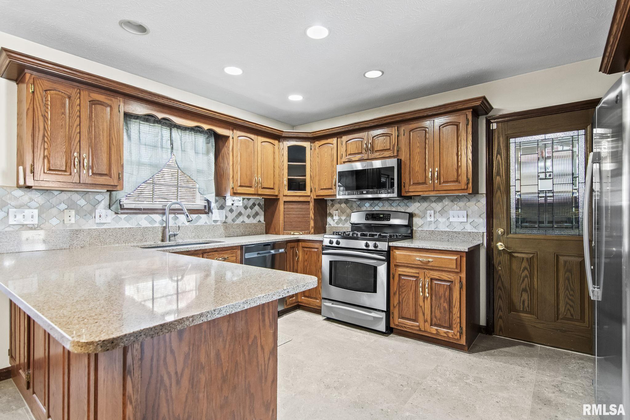 3805 Greenfield Court, Springfield, Illinois image 5