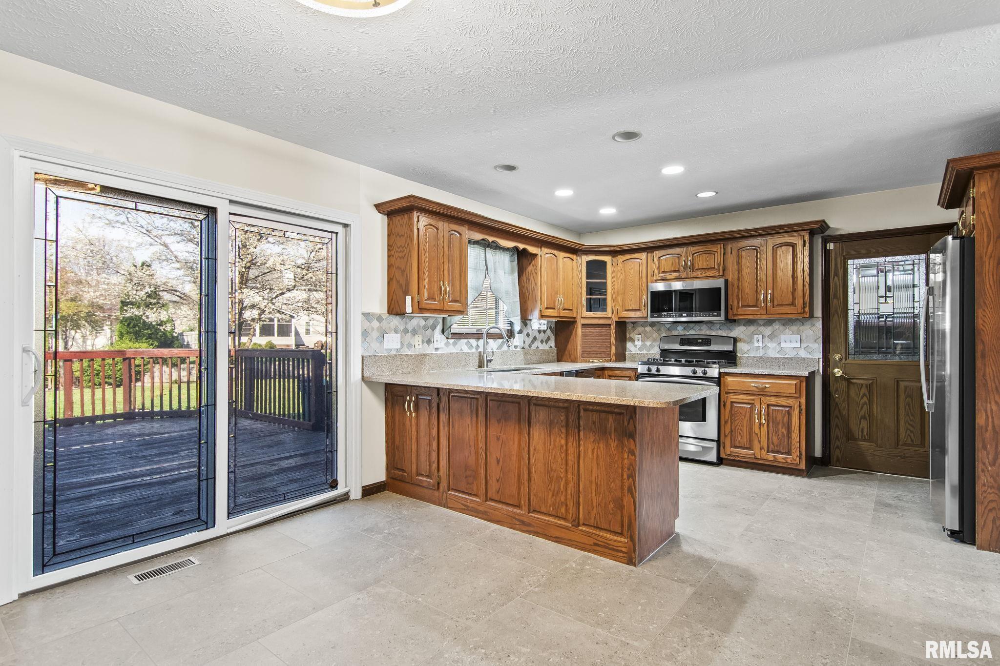 3805 Greenfield Court, Springfield, Illinois image 6