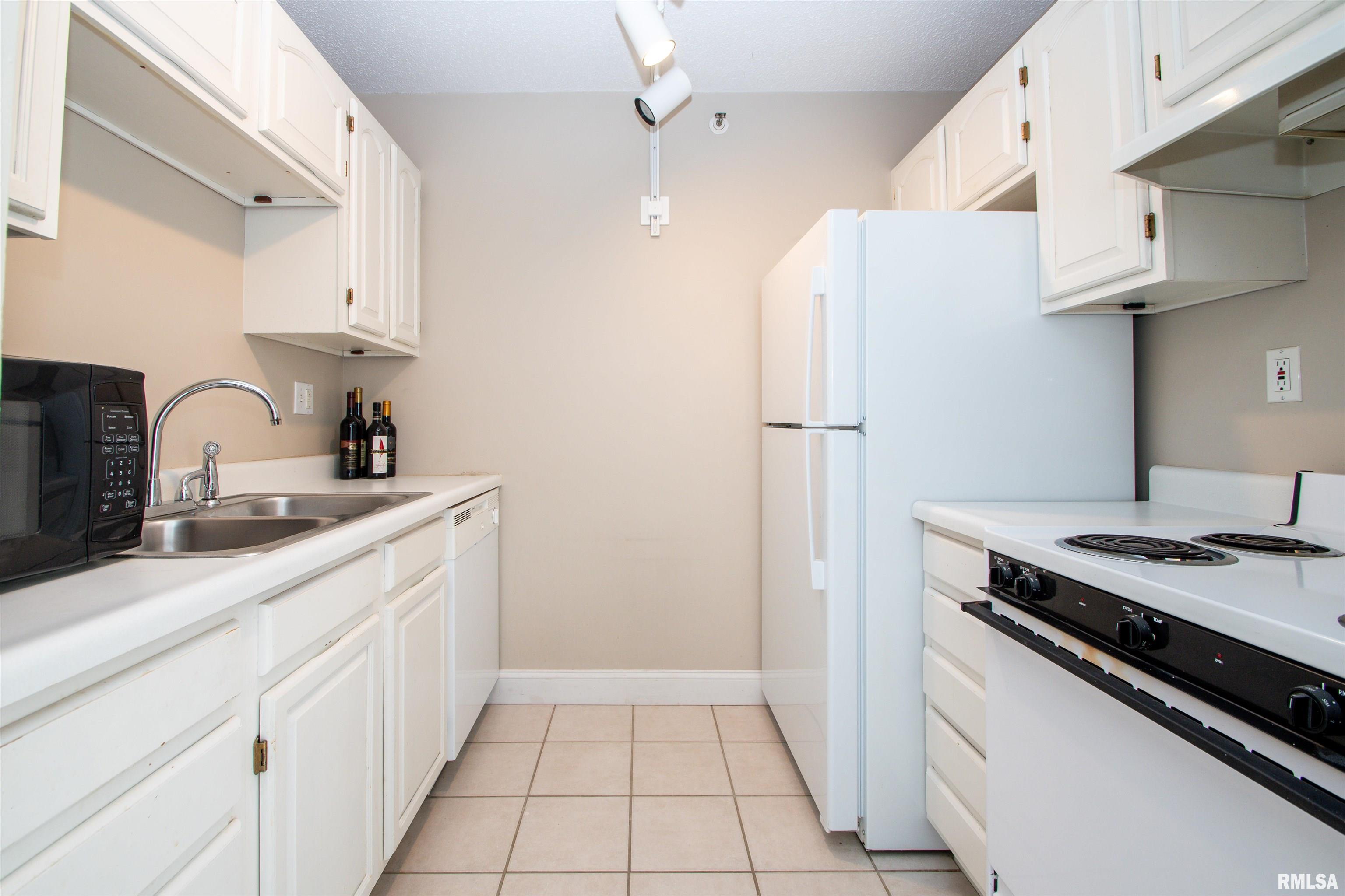 123 SW Jefferson Street #E6C, Peoria, Illinois image 14