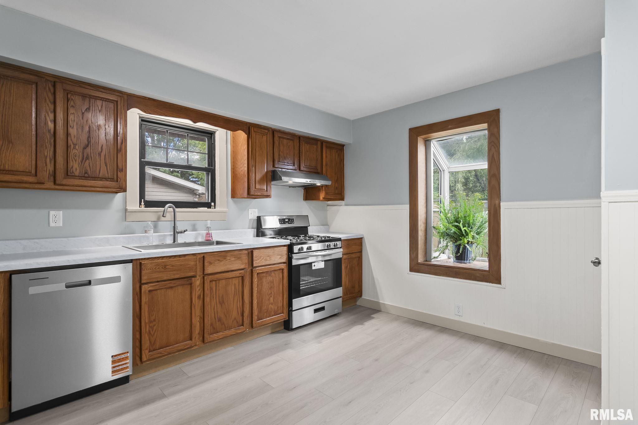 2352 E Converse Avenue, Springfield, Illinois image 7