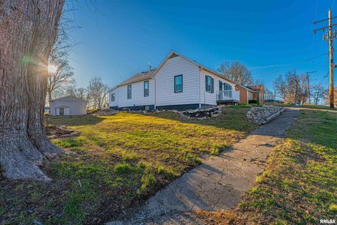 Homes For Sale - 416 S 12th Street<br/> Petersburg, IL 62675