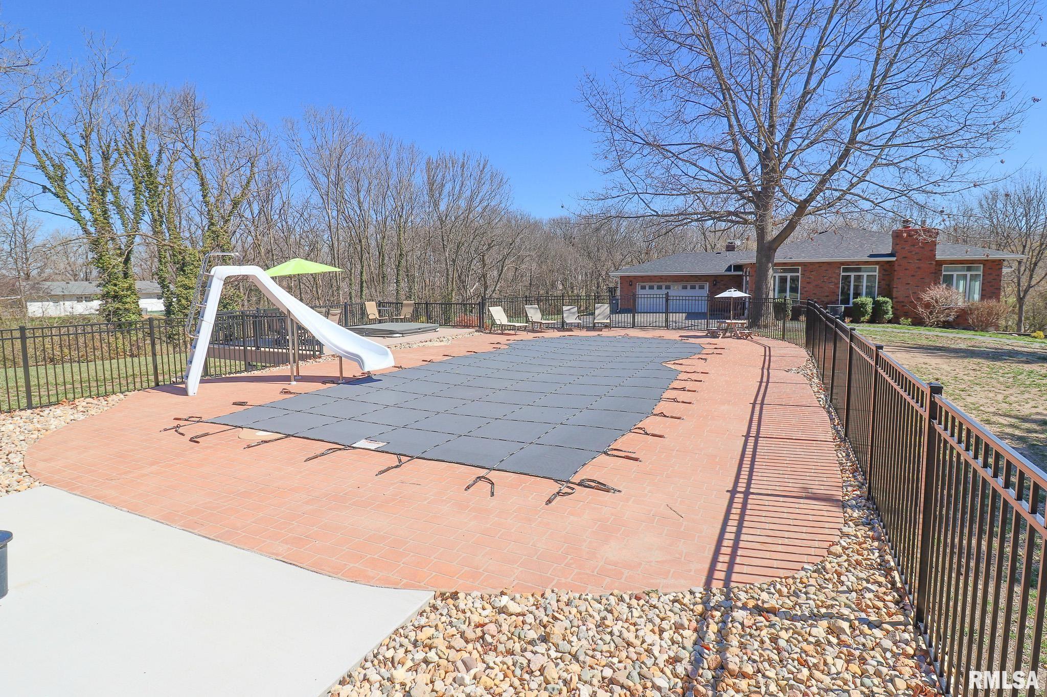 4 Valley Lane, Carlinville, Illinois image 15