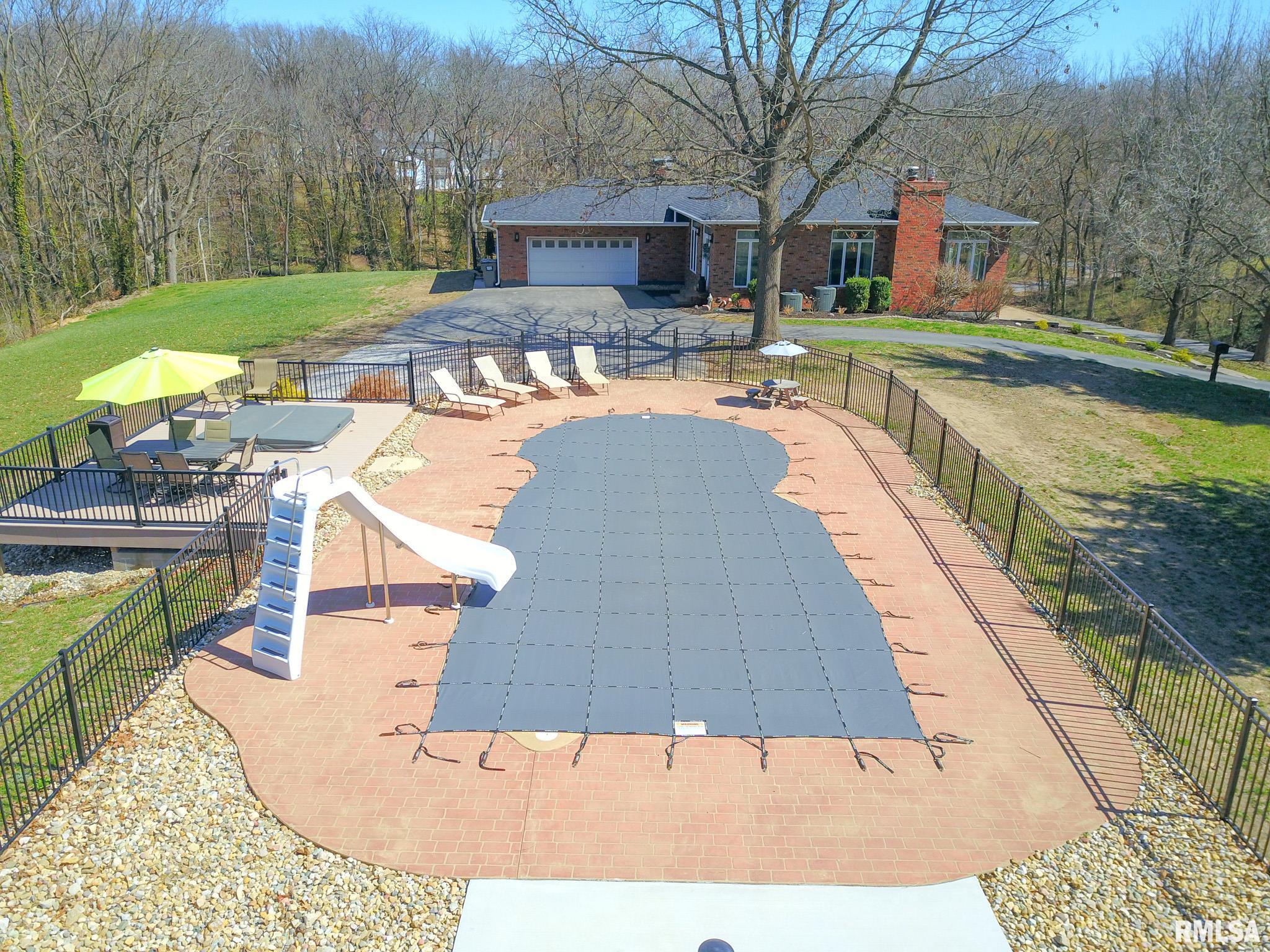 4 Valley Lane, Carlinville, Illinois image 13