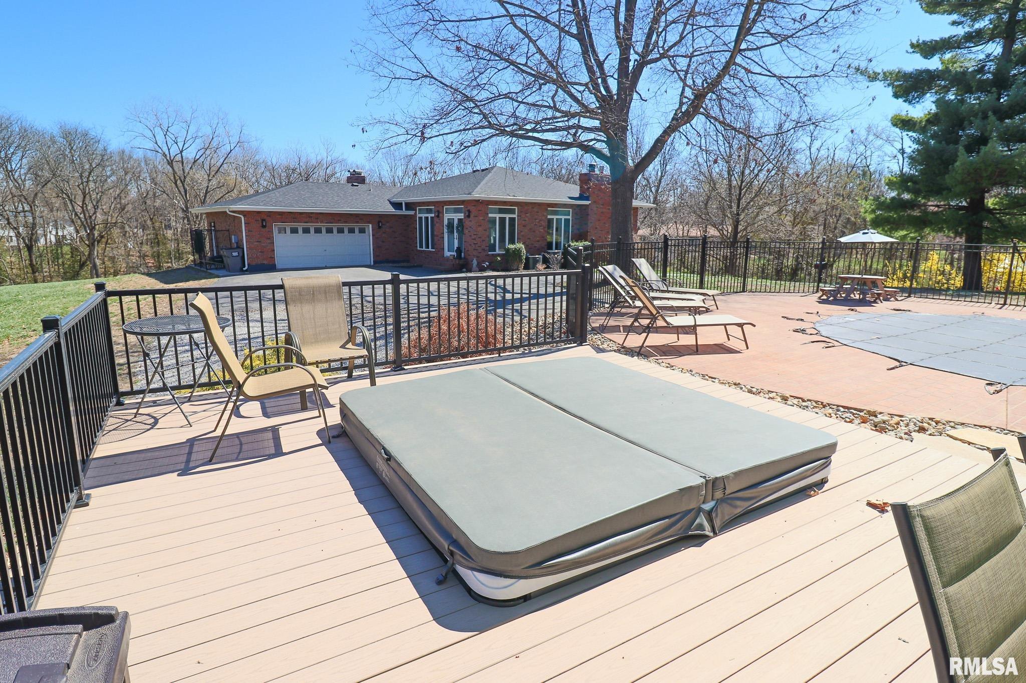 4 Valley Lane, Carlinville, Illinois image 18