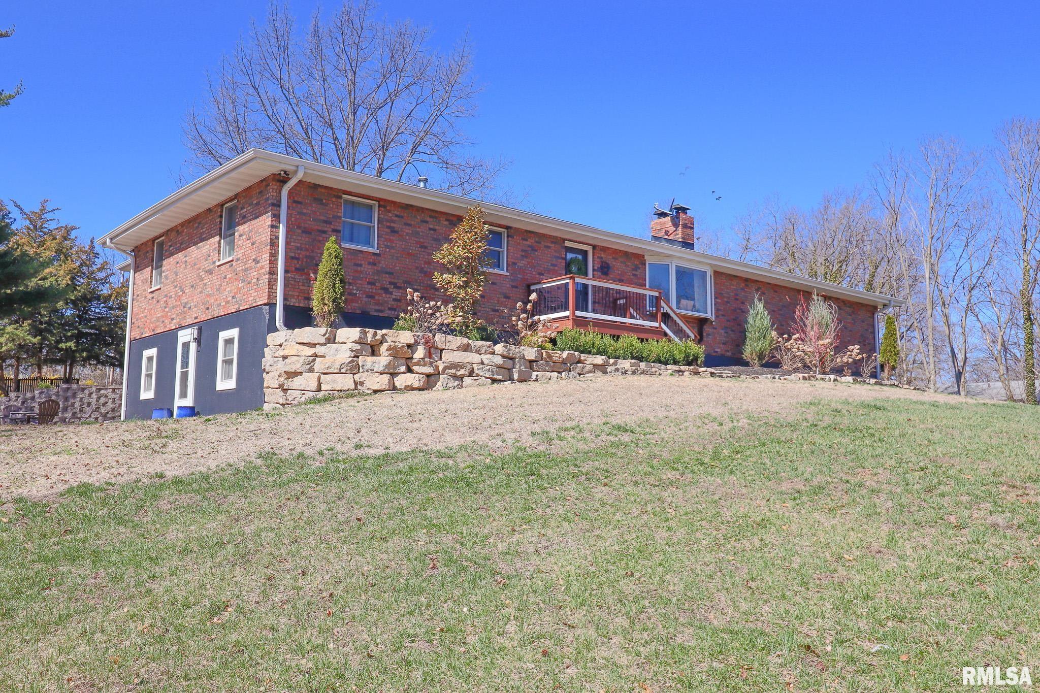 4 Valley Lane, Carlinville, Illinois image 7