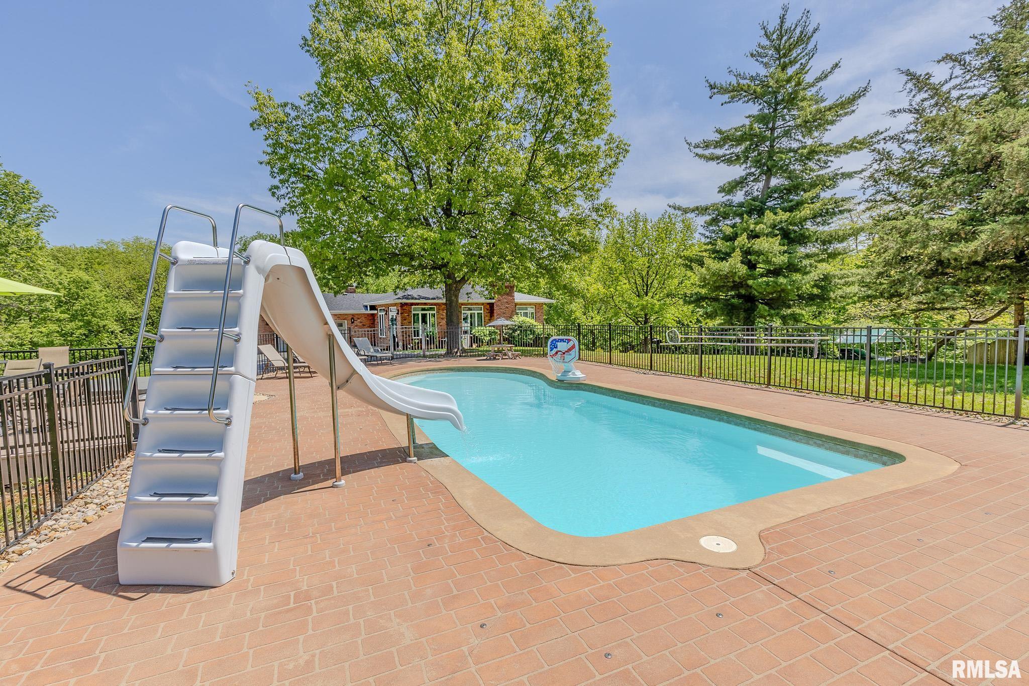 4 Valley Lane, Carlinville, Illinois image 14