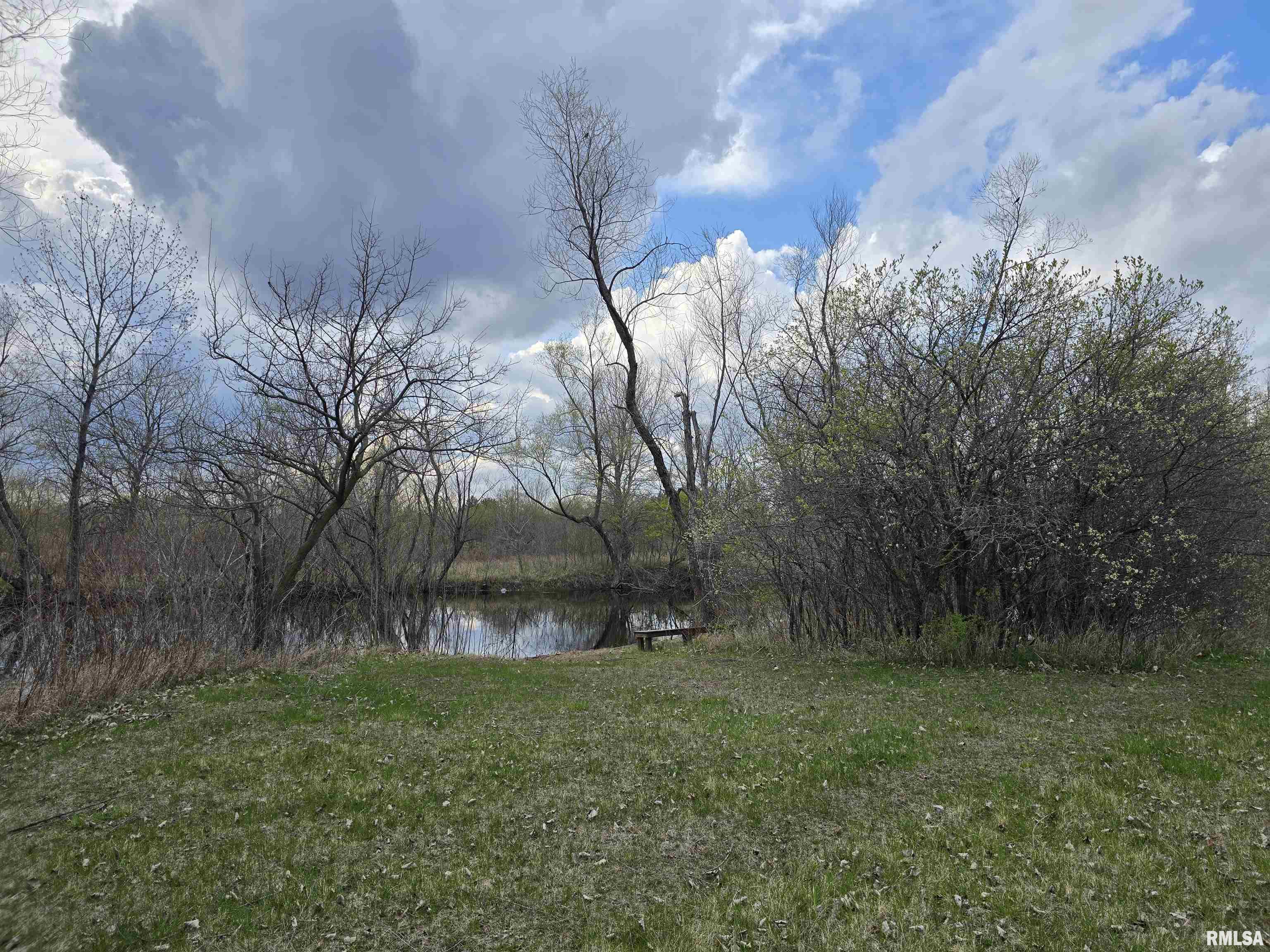 Brad Road, Canton, Illinois image 5