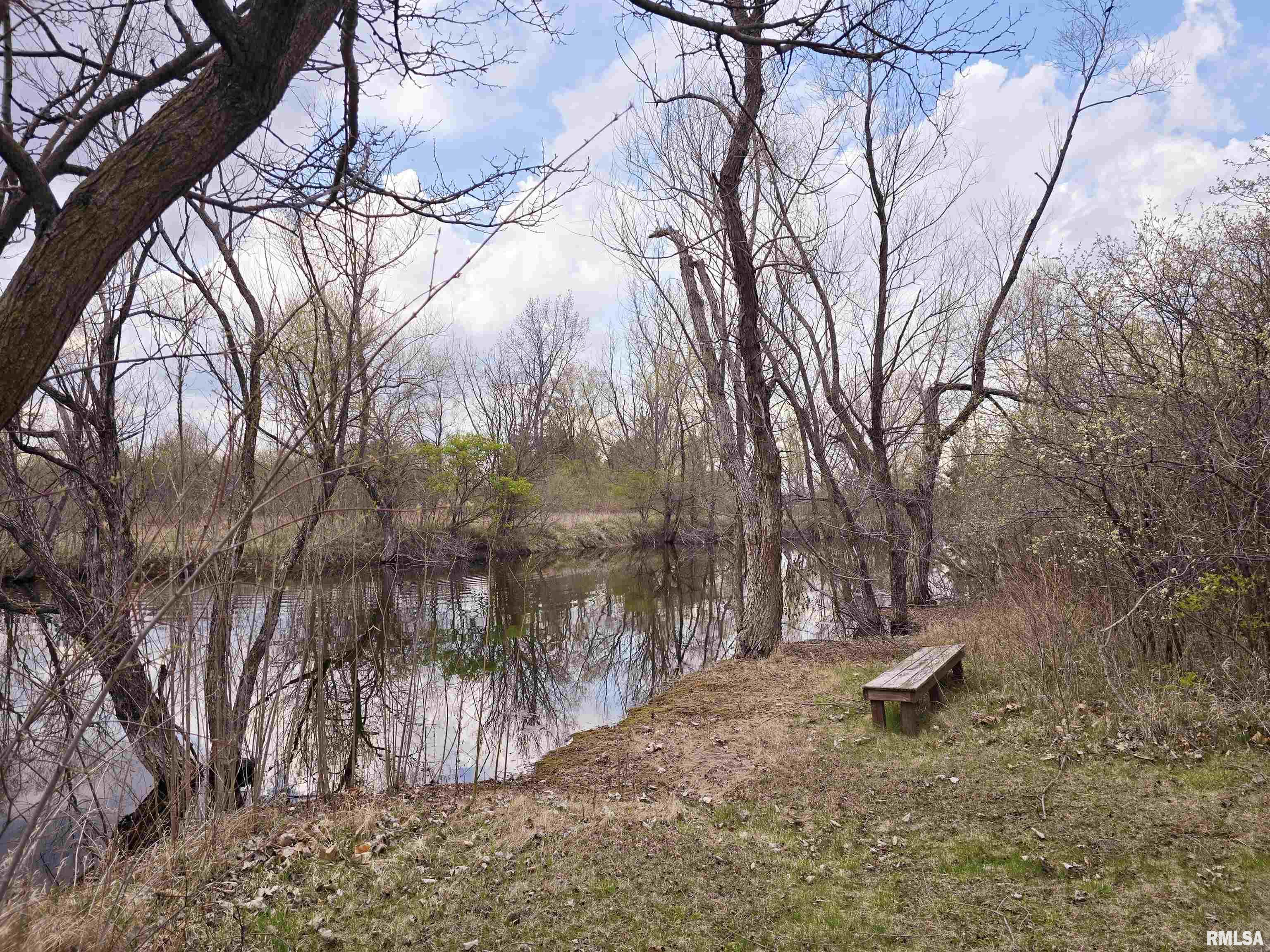 Brad Road, Canton, Illinois image 4