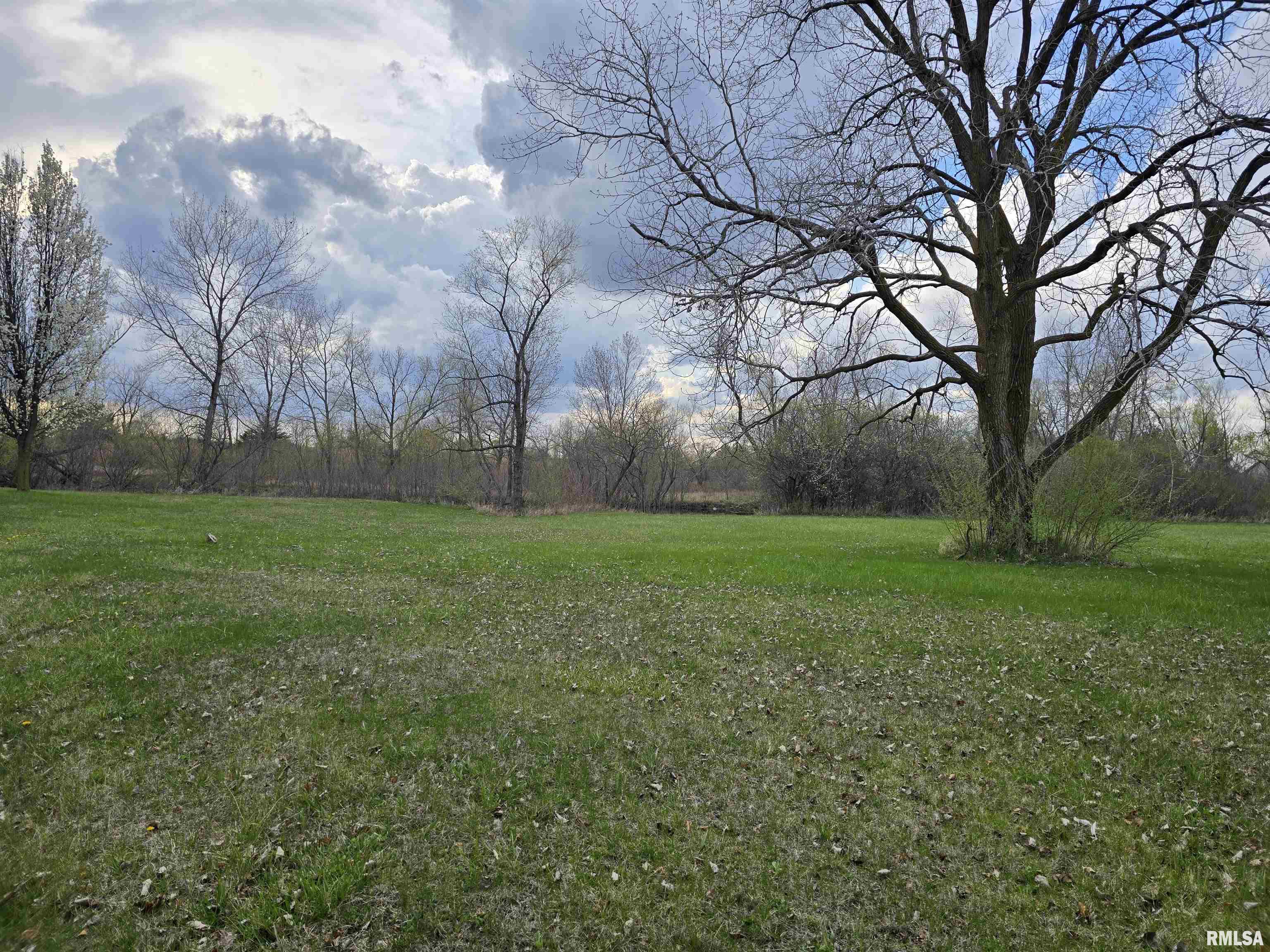 Brad Road, Canton, Illinois image 1