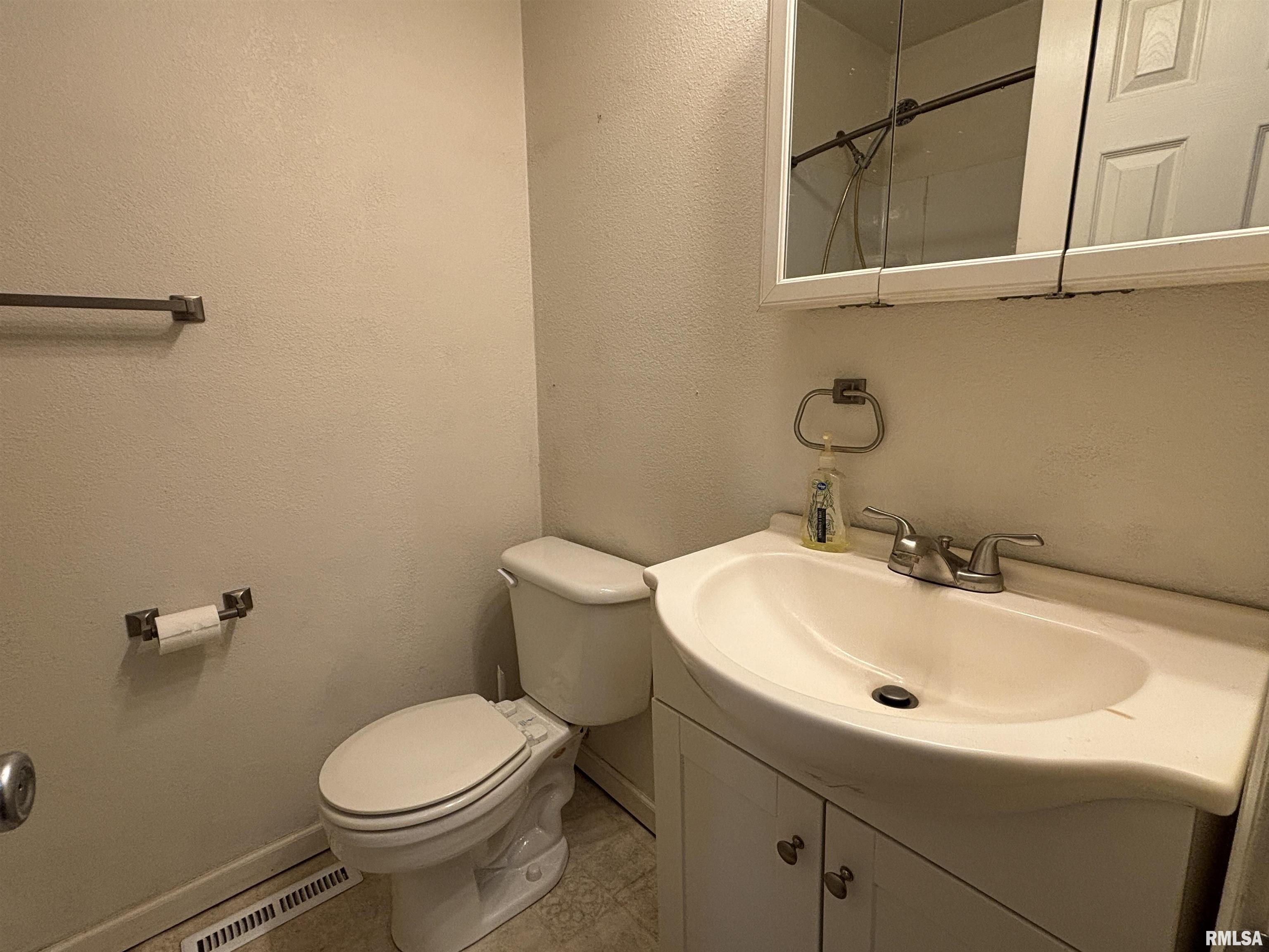 829 N Cheney Street, Taylorville, Illinois image 11