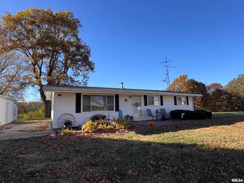 Homes For Sale - 10810 E 1000th Street<br/> Macomb, IL 61455