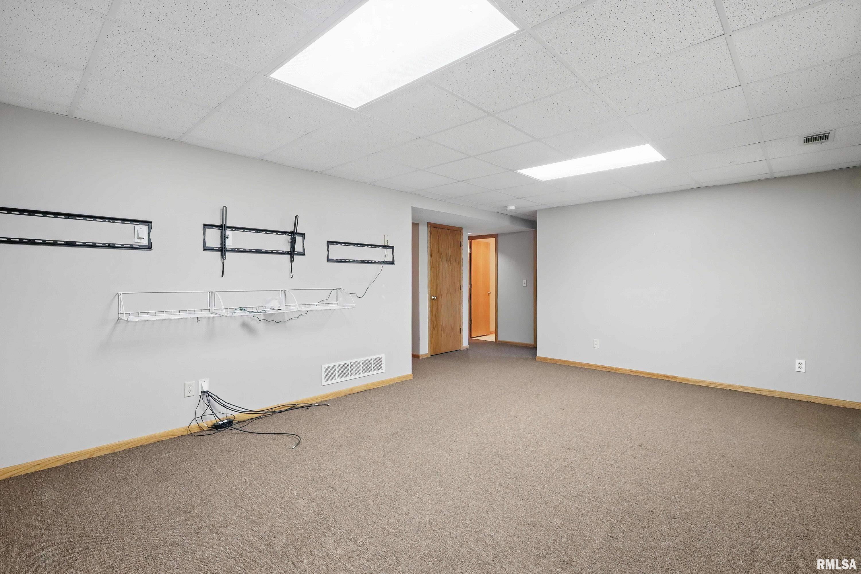 4210 Hayes Court, Davenport, Iowa image 34